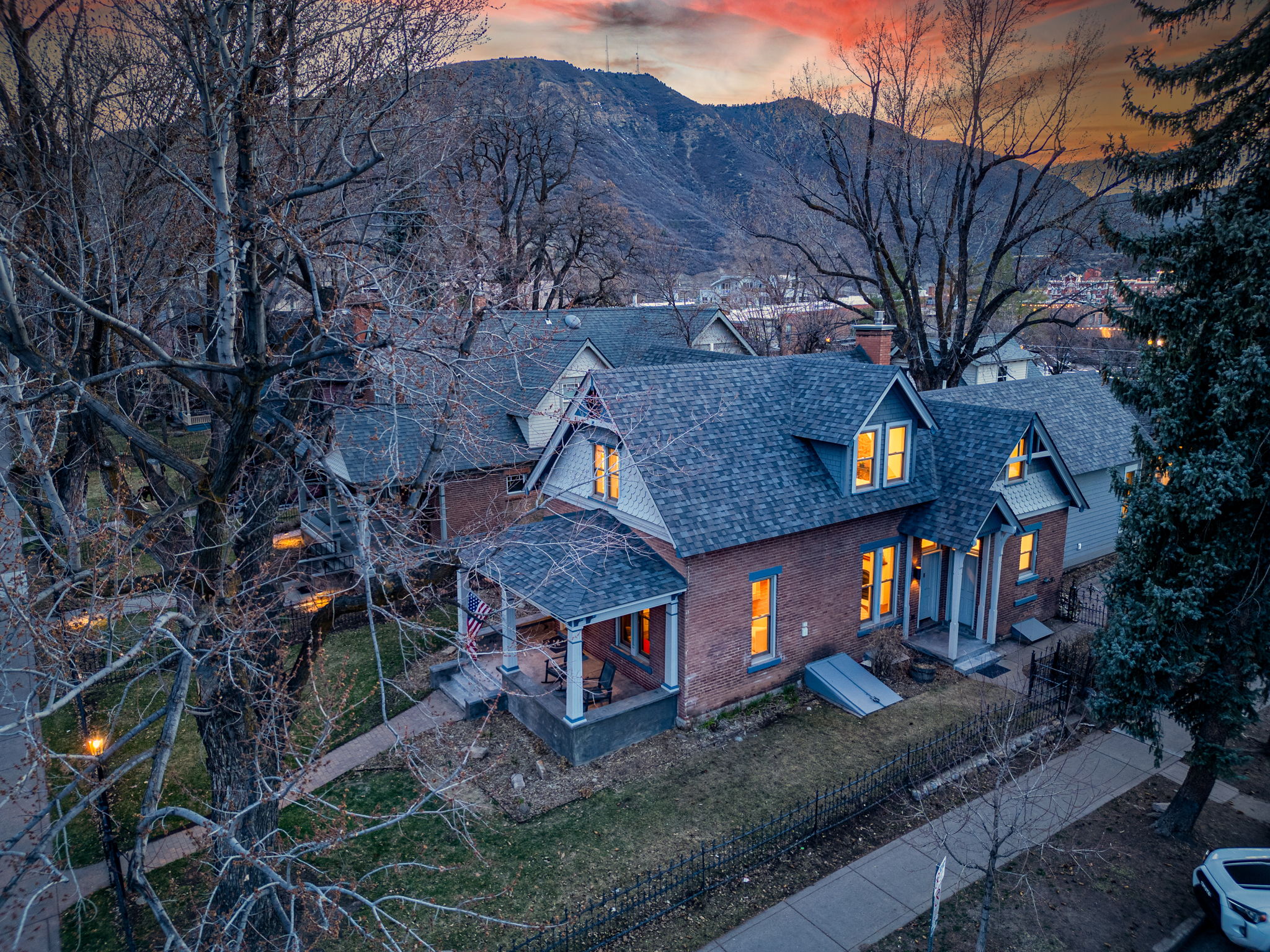 1 web or mls 773 e 3rd ave